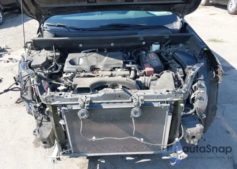 2021 Toyota Rav4 Xle z USA, uszkodzony, nr VIN 2T3P1RFV8MW226260